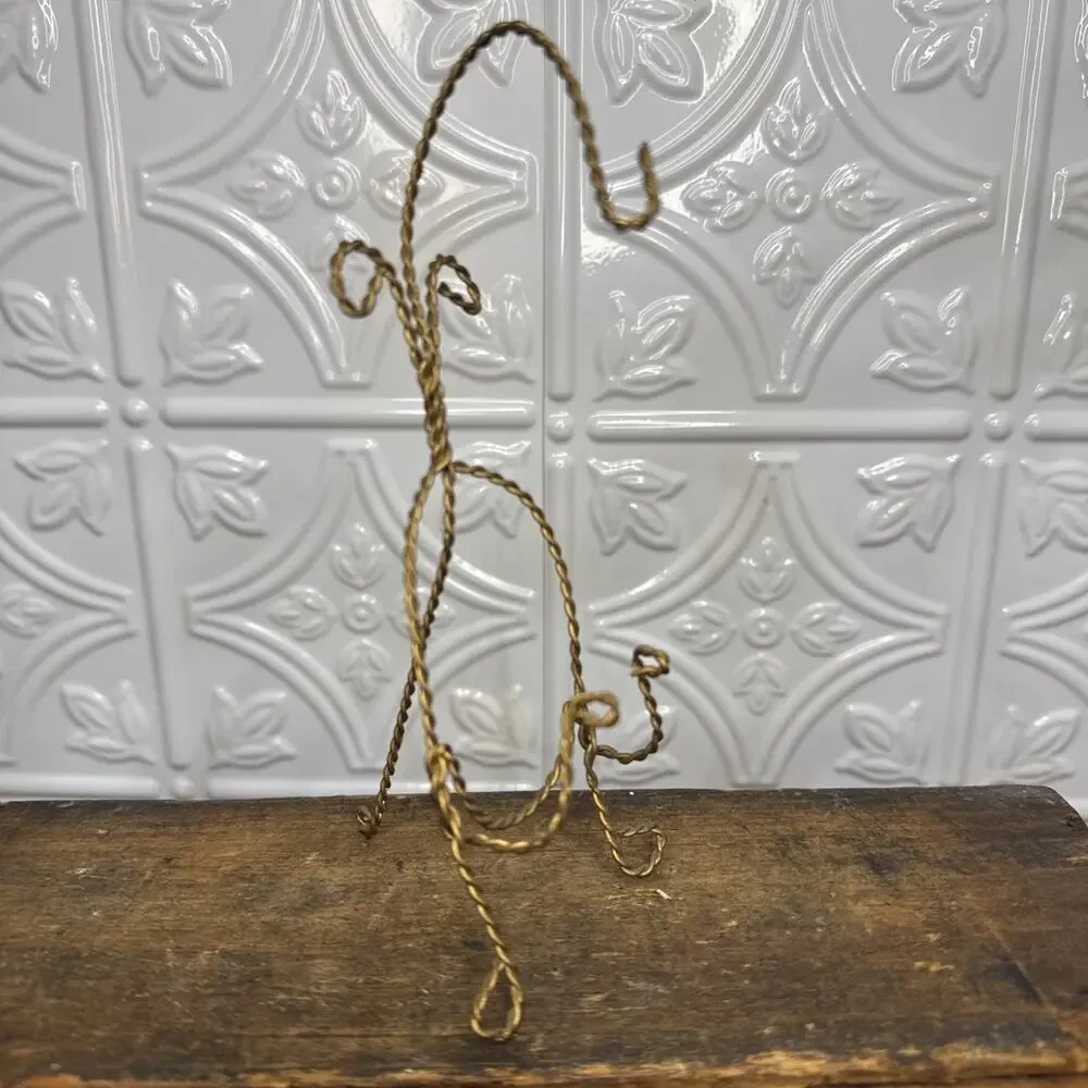 Vintage Twisted Metal Wire Demitasse Cup Easel Holder 6.5” Tall Loop feet